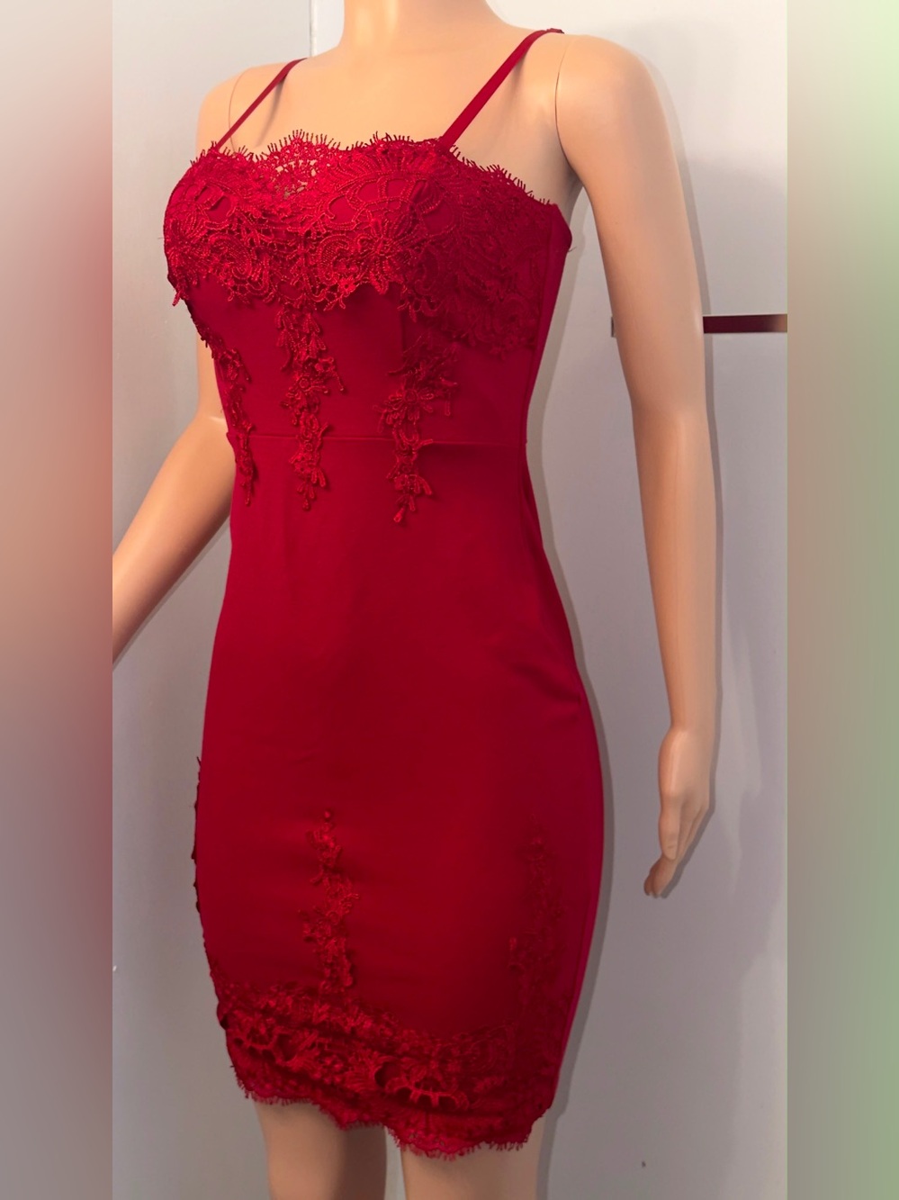 Haute Monde Red Lace Bodycon Mini Dress size M